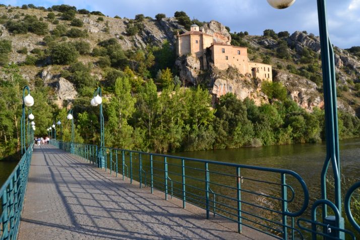 El horario de visitas a San Saturio se adaptará a San José. /SN