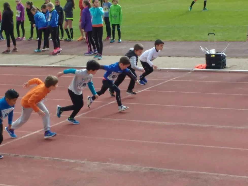 Juegos escolares en Los Pajaritos