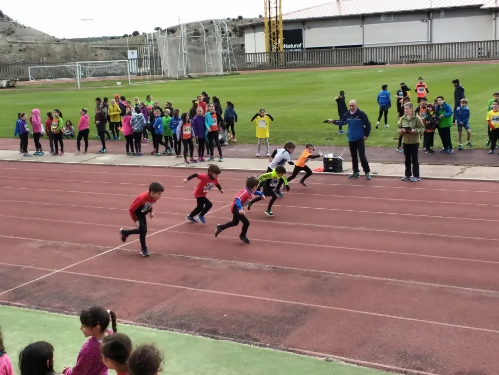 Juegos escolares en Los Pajaritos