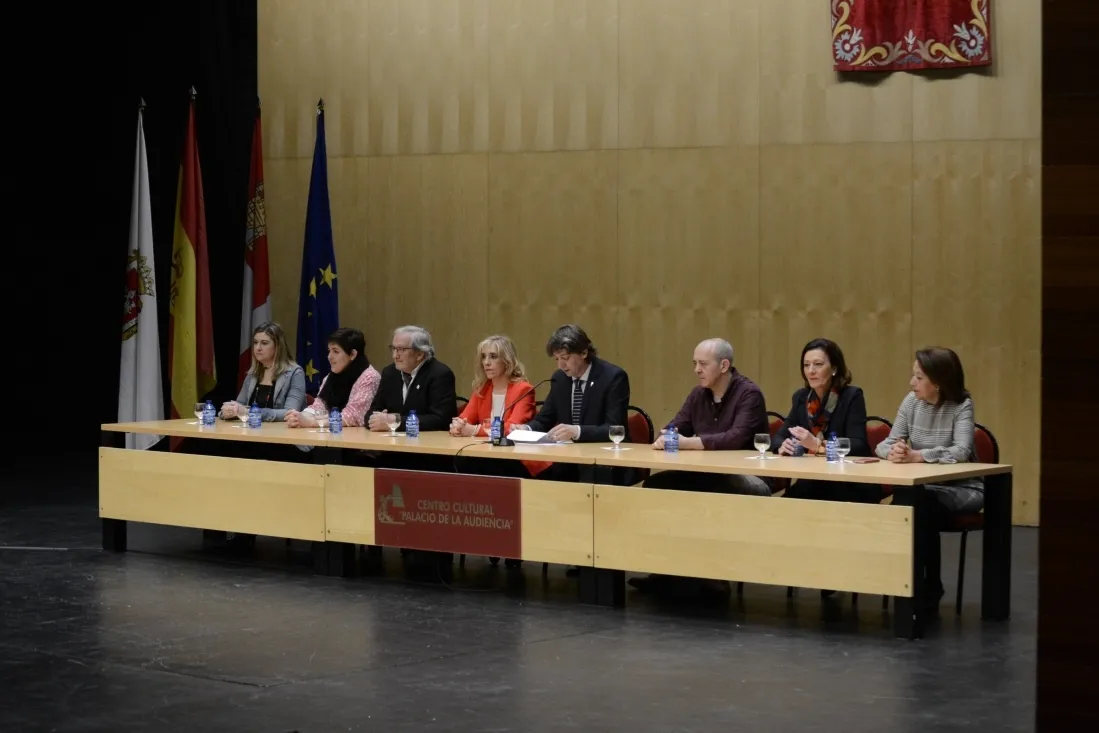 Autoridades durante el acto. /Patricia Lapresta