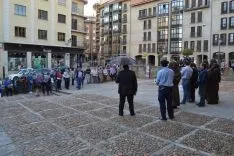 Parada de 'La Saturiada' ante la iglesia Santo Domingo. /SN