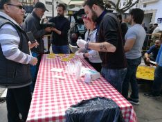 Paella solidaria en la Plaza Herradores/ SN