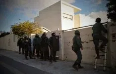 Los agentes durante la operación./GC