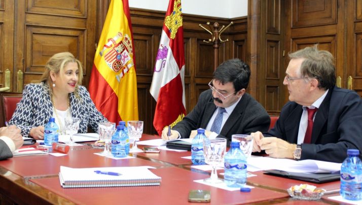 La subdelegada con responsables de la Confederación del Ebro. 