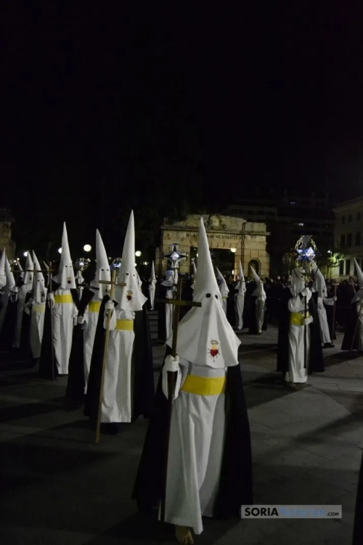 La misa de Candelas se ha oficiado en el polideportivo.