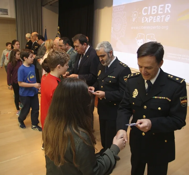 Un momento de la entrega de diplomas. /SN