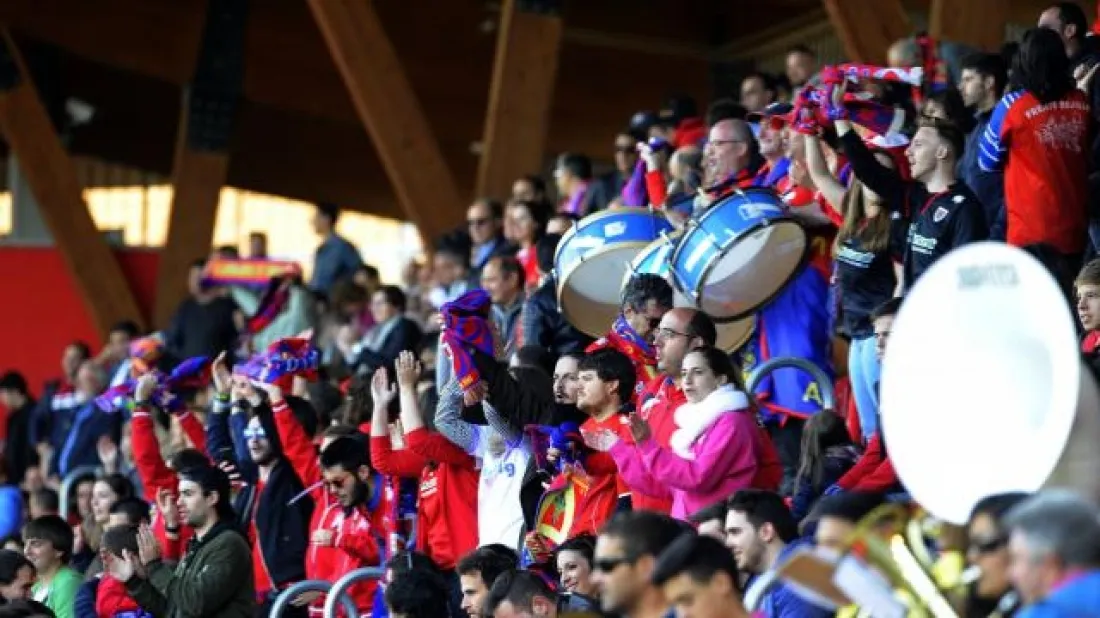 Foto 8 - El Numancia gana 1-0 ante el UCAM Murcia