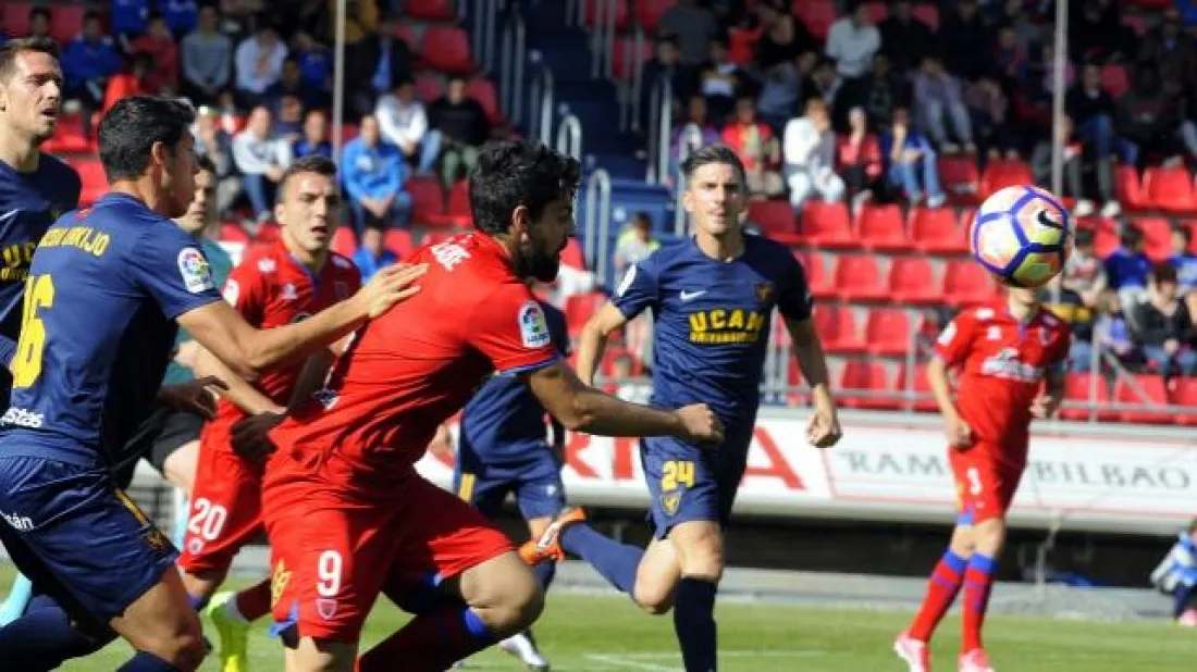 Foto 10 - El Numancia gana 1-0 ante el UCAM Murcia