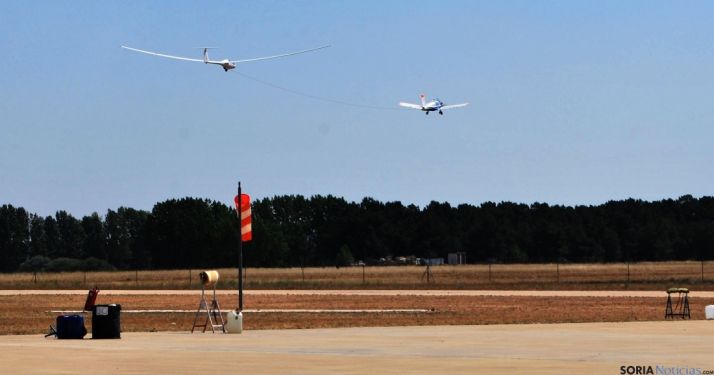 Prácticas de vuelo sin motor en el aeródromo./SN