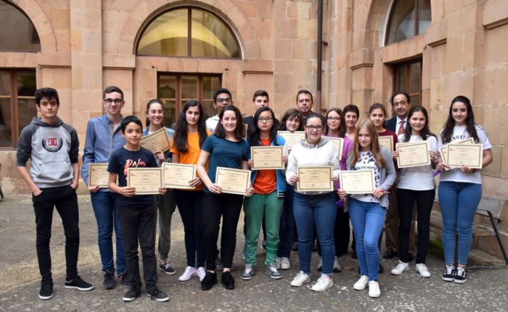Foto de familia de los ganadores./Jta.