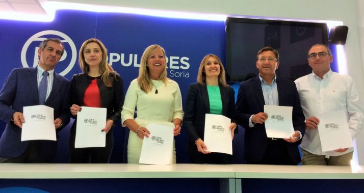 Los coordinadores del documento este jueves.