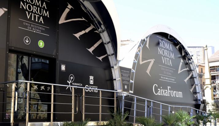 Las carpas que albergaron la exposición. /SN