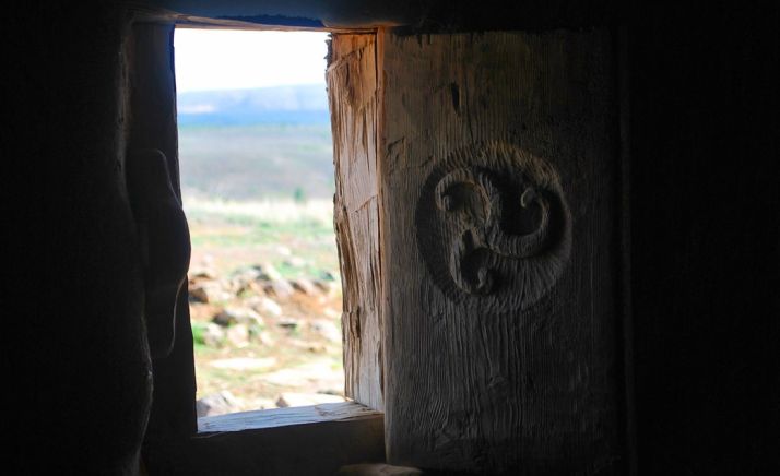 Una de las ventanas de la edificación. /SN