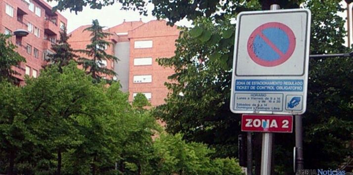 Señal de zona azul en Mariano Vicén./SN