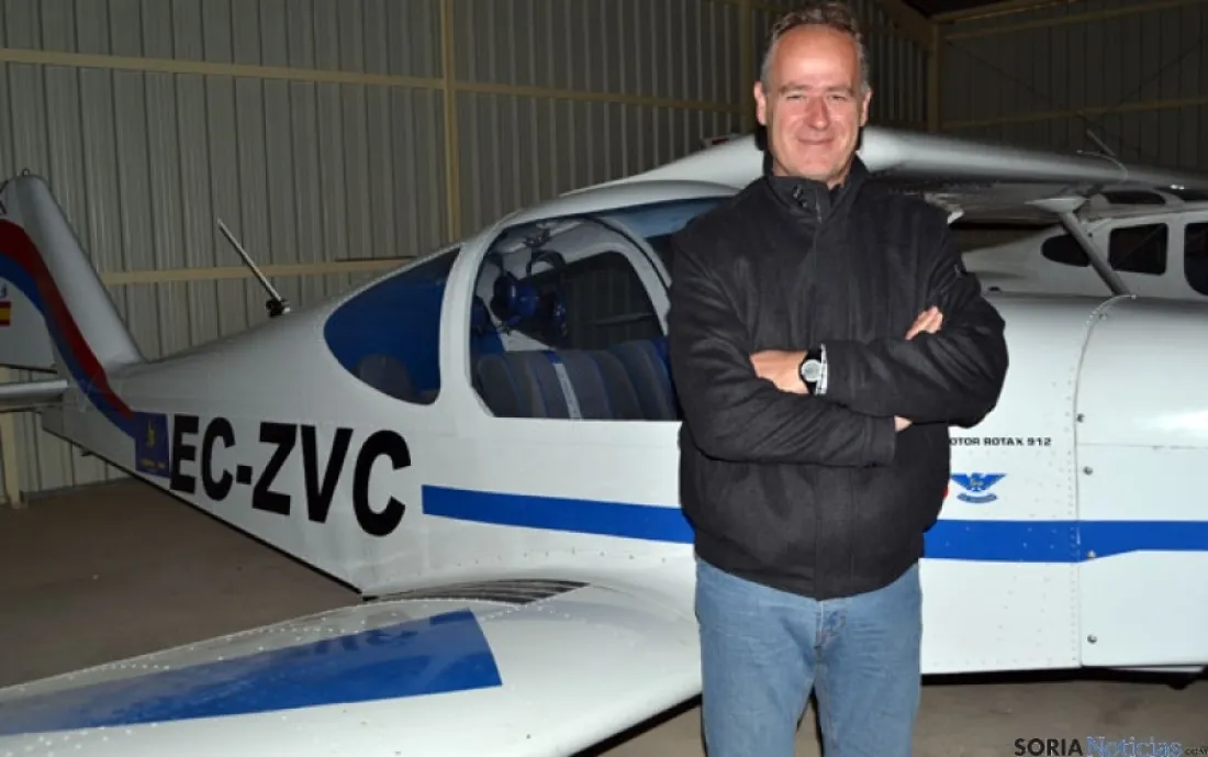 Santiago Martí, responsable de Airpull Aviation en el aeródromo de Garray. /Archivo