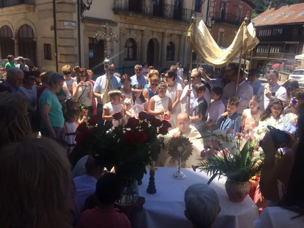Foto 8 - Procesi&oacute;n del Corpus en Vinuesa