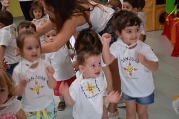 Foto 14 - La Escuela Infantil de Camaretas celebra las fiestas de San Juan