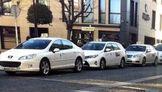 Taxis en la plaza Ramón y Cajal./SN
