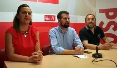 Luis Tudanca entre Virginia Barcones y Luis Rey este martes en la sede del PSOE soriano. /SN