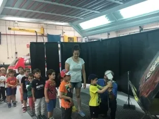 Foto 3 - Alumnos de infantil y primaria aprenden los oficios del CIFP Pico Frentes