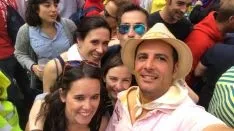 Foto 3 - La lluvia tambi&eacute;n ha querido estar en la fiesta