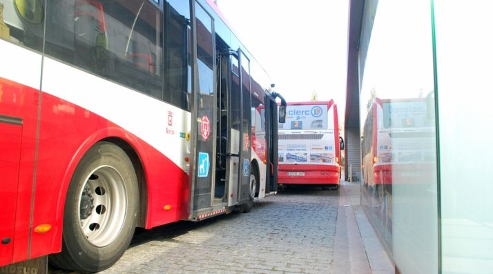Autobuses en Mariano Granados./SN
