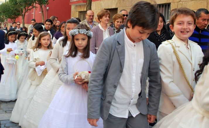 Niños en la procesión del Corpus./SN