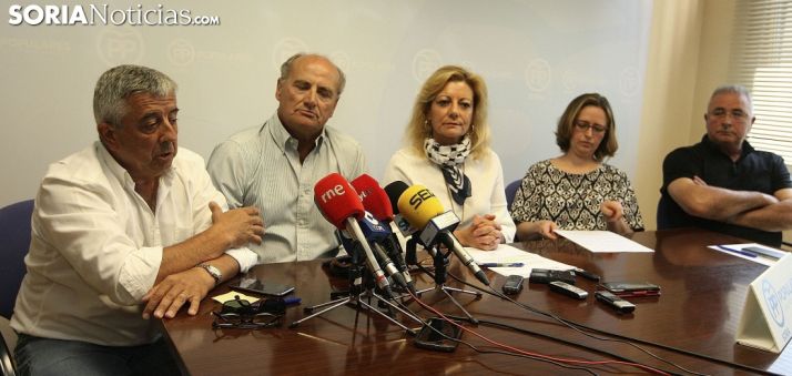 Elvira (izda.), De Pablo, Pérez, Torres y Soria este martes en rueda de prensa./SN