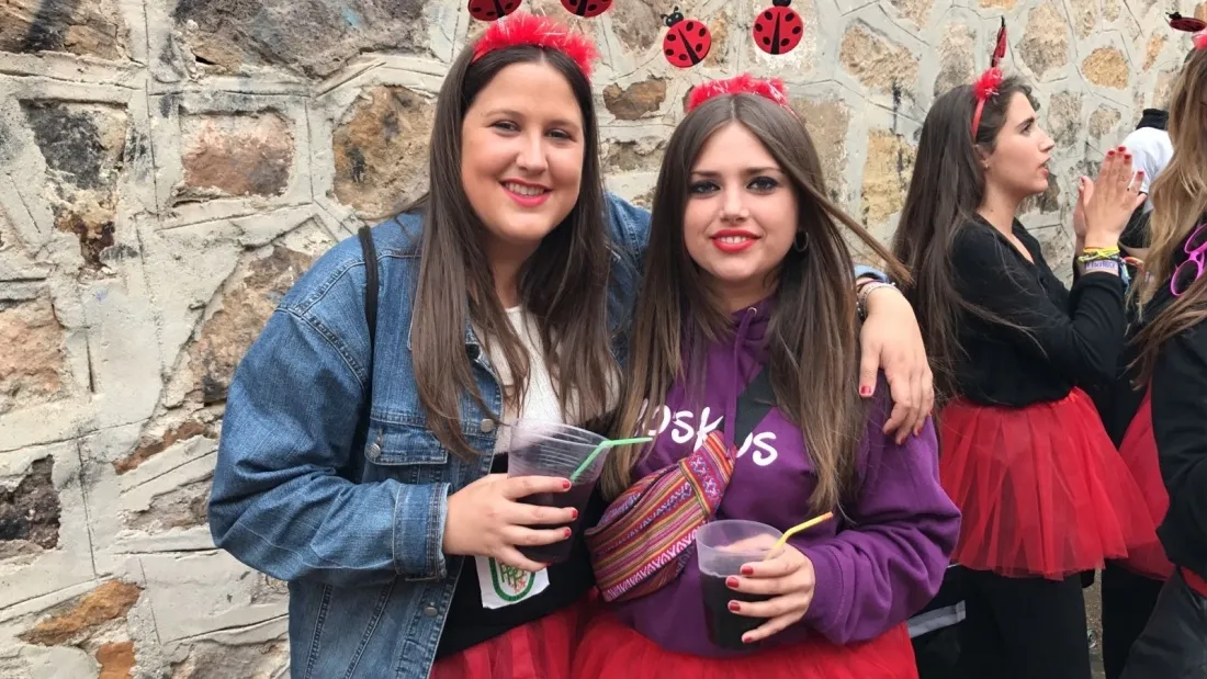 Foto 7 - La lluvia tambi&eacute;n ha querido estar en la fiesta