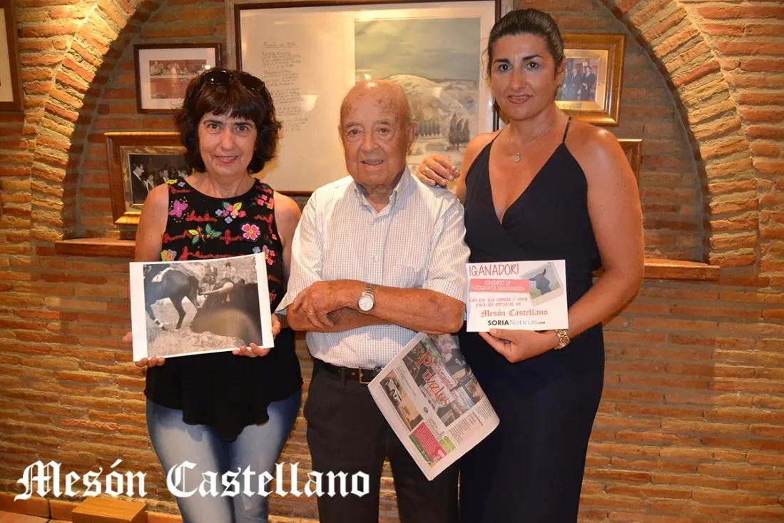Marisa y Eugenio Sanz, junto a Susana Jiménez. /SN