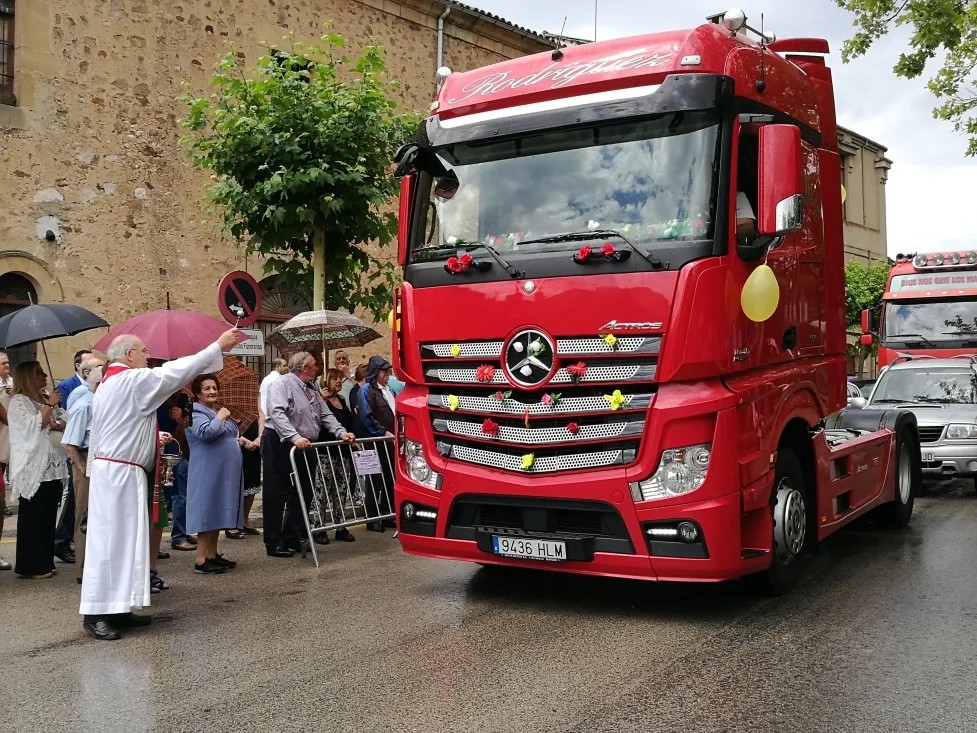 Imágenes de la bendición de vehículos/SN
