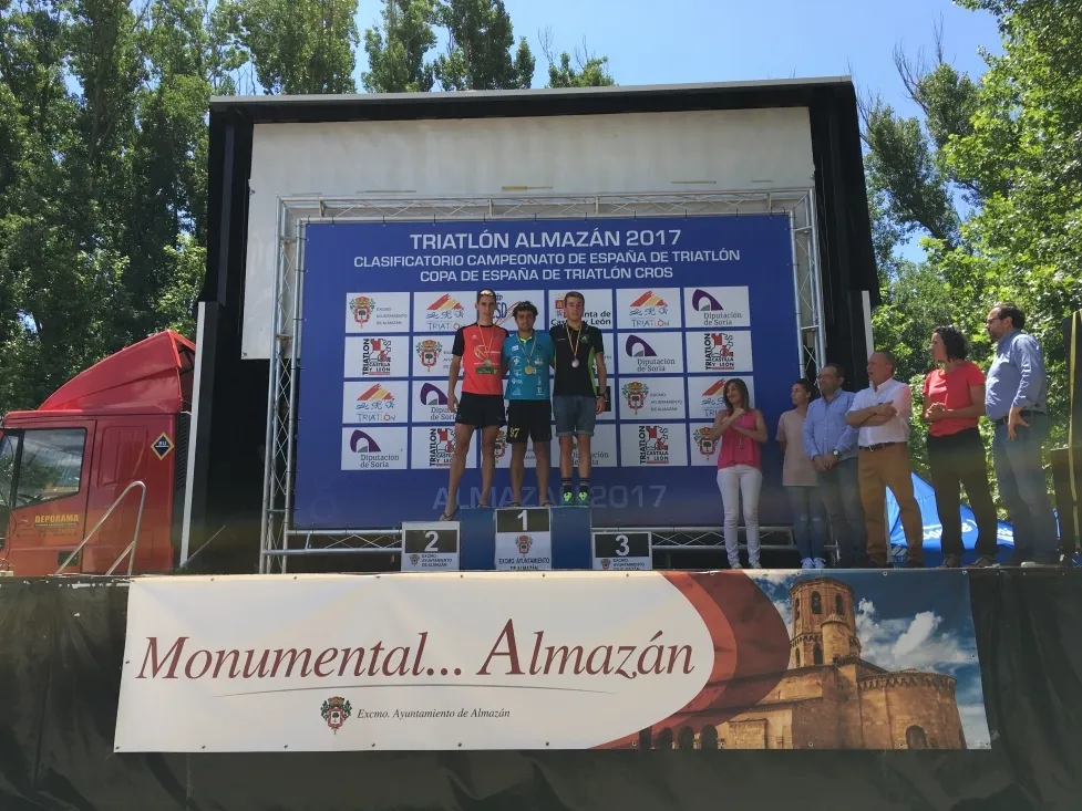 Foto 2 - Garc&iacute;a y Vi&ntilde;uela, reyes de la Copa en Almaz&aacute;n
