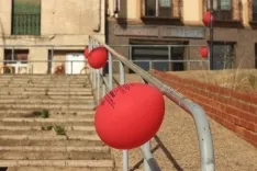 Foto 13 - Globos rojos anuncian las Fiestas de la juventud en Almaz&aacute;n