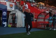 Foto 28 - Un Numancia &ldquo;reinventado&rdquo; se presenta ante la afici&oacute;n