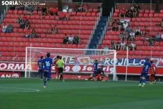 Foto 13 - Un Numancia &ldquo;reinventado&rdquo; se presenta ante la afici&oacute;n