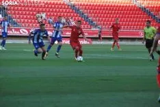 Foto 10 - Un Numancia &ldquo;reinventado&rdquo; se presenta ante la afici&oacute;n
