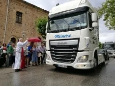 Imágenes de la bendición de vehículos/SN