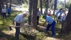 Los vecinos han recordado antiguas tareas tradicionales del monte. / S.N.