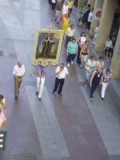 Foto 5 - La procesi&oacute;n de la Virgen del Carmen de la capital, arropada por cientos de personas