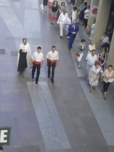 Foto 4 - La procesi&oacute;n de la Virgen del Carmen de la capital, arropada por cientos de personas