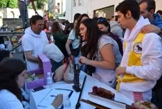 Foto 207 - Galer&iacute;a de fotos: Cientos de sorianos y visitantes subastan carne en un S&aacute;bado Ag&eacute;s muy participativo