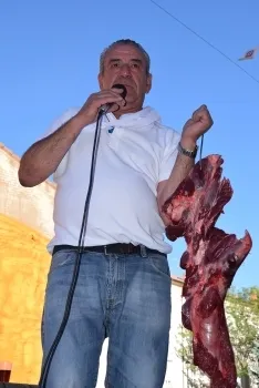 Foto 217 - Galer&iacute;a de fotos: Cientos de sorianos y visitantes subastan carne en un S&aacute;bado Ag&eacute;s muy participativo
