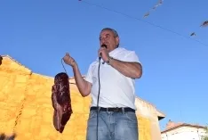 Foto 211 - Galer&iacute;a de fotos: Cientos de sorianos y visitantes subastan carne en un S&aacute;bado Ag&eacute;s muy participativo