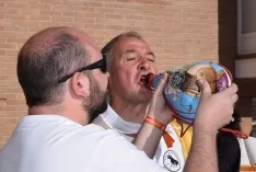 Foto 181 - Galer&iacute;a de fotos: Cientos de sorianos y visitantes subastan carne en un S&aacute;bado Ag&eacute;s muy participativo