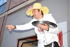 Foto 161 - Galer&iacute;a de fotos: Cientos de sorianos y visitantes subastan carne en un S&aacute;bado Ag&eacute;s muy participativo