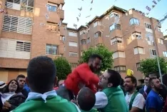 Foto 165 - Galer&iacute;a de fotos: Cientos de sorianos y visitantes subastan carne en un S&aacute;bado Ag&eacute;s muy participativo