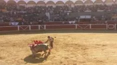 Foto 11 - Padilla sale por la puerta grande tras cortar una oreja a cada uno de su lote