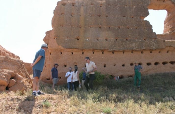 Prospección arqueológica en el castillo de Serón.
