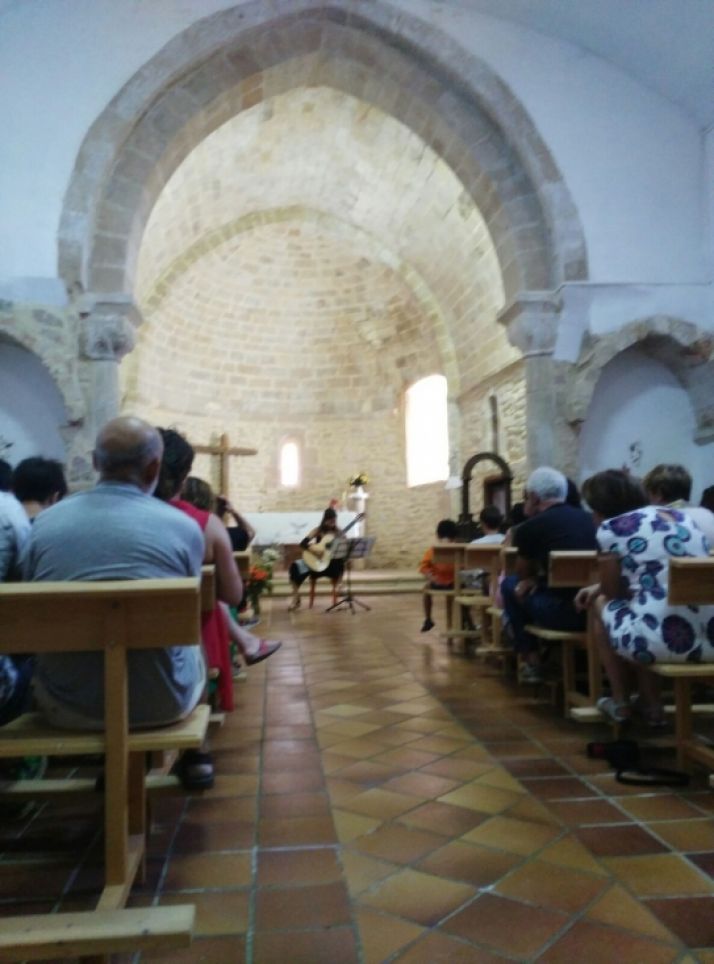 60 personas en el concierto de la guitarrista Sofía Arroyo