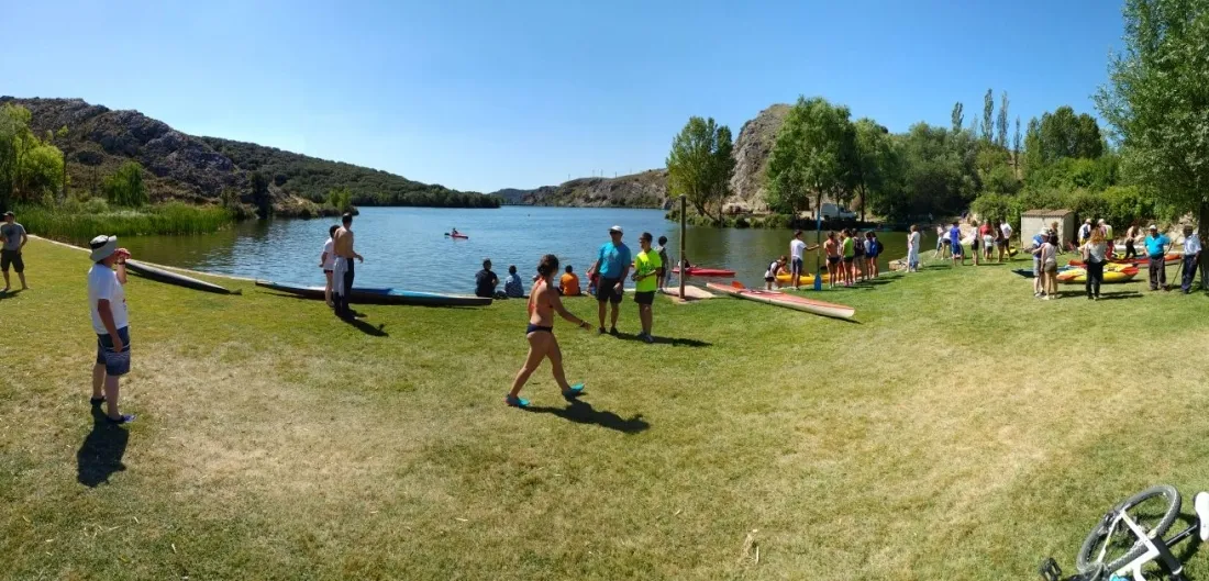 Foto 8 - Cerca de un centenar de pirag&uuml;istas participan en la XVI traves&iacute;a del Duero